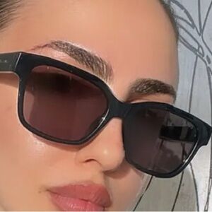 Gucci Unisex Black Sunglasses with Case